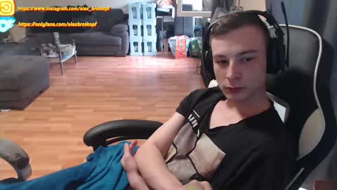 Alex online show from 10-03-25, 02:14