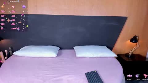 Alexia online show from 11-30-25, 03:32