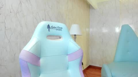 Alexiaa  Online 1430 to 2100 GMT-5 online show from 12-03-24, 03:09