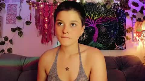 Snapshot of alexiafisher_ chatting on 10-18-25, 01:52 Alex online show from 10-18-25, 01:52