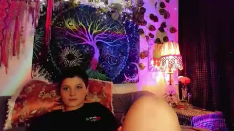 Snapshot of alexiafisher_ chatting on 10-21-25, 03:35 Alex online show from 10-21-25, 03:35
