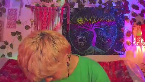 Snapshot of alexiafisher_ chatting on 12-18-25, 01:44 Alex online show from 12-18-25, 01:44