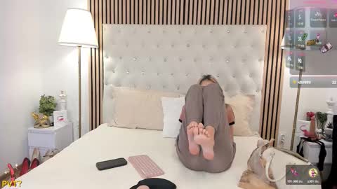 Alexia Sara online show from 10-23-25, 06:02