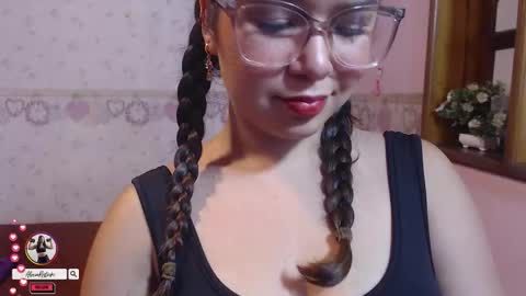 Alexia online show from 11-26-25, 12:28