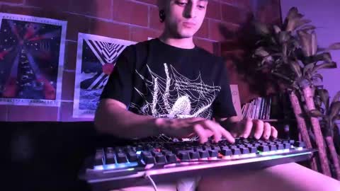 Alexi Jacobs online show from 09-11-25, 02:33