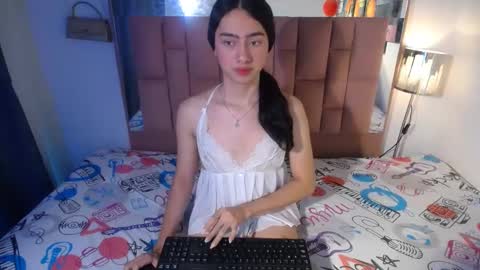 Snapshot of alexis_brown11 chatting on 09-20-25, 06:53 -- ALEXIS -- online show from 09-20-25, 06:53