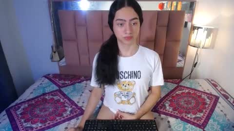 Snapshot of alexis_brown11 chatting on 10-01-25, 02:17 -- ALEXIS -- online show from 10-01-25, 02:17