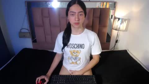 Snapshot of alexis_brown11 chatting on 10-14-25, 01:06 -- ALEXIS -- online show from 10-14-25, 01:06