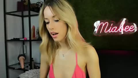 alexisbanx online show from 12-15-25, 02:54