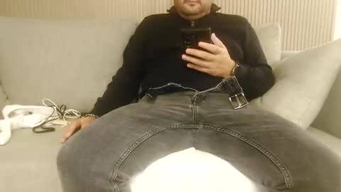 Snapshot of alexisgood888 chatting on 11-05-25, 06:52 Slave Alex online show from 11-05-25, 06:52