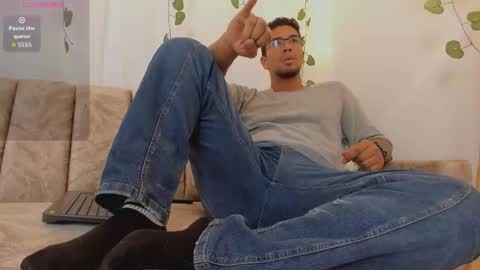 Snapshot of alexpoirier chatting on 02-24-26, 04:16 Alex online show from 02-24-26, 04:16