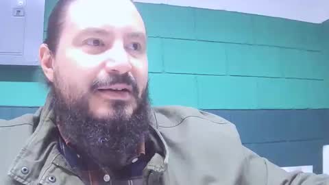 Snapshot of alextambet chatting on 11-11-25, 01:44 alextambet online show from 11-11-25, 01:44