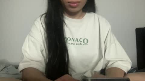 Snapshot of alextran665 chatting on 10-15-25, 12:33 Your Anime T Girl online show from 10-15-25, 12:33