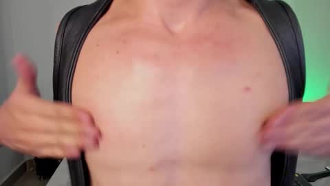 Alexxander Hall online show from 10-31-25, 01:28