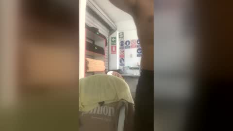 Snapshot of alexxpowerx chatting on 02-10-26, 08:35 alexxpowerx online show from 02-10-26, 08:35