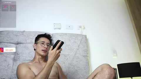 Snapshot of alexxx__01 chatting on 10-29-25, 12:24 Alex online show from 10-29-25, 12:24