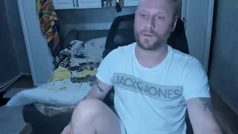 Snapshot of alexyno2020 chatting on 12-17-25, 08:26 alexyno2022 ONLYFANS online show from 12-17-25, 08:26