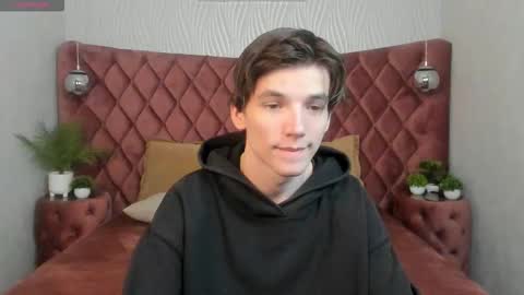 Snapshot of alfred_joness chatting on 10-17-25, 12:52 Alfred online show from 10-17-25, 12:52