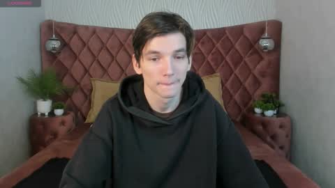 Snapshot of alfred_joness chatting on 10-22-25, 06:57 Alfred online show from 10-22-25, 06:57