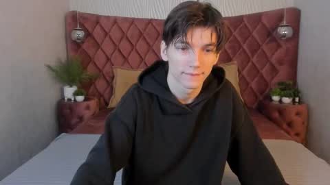 Snapshot of alfred_joness chatting on 10-28-25, 07:01 Alfred online show from 10-28-25, 07:01