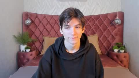 Snapshot of alfred_joness chatting on 10-29-25, 07:21 Alfred online show from 10-29-25, 07:21