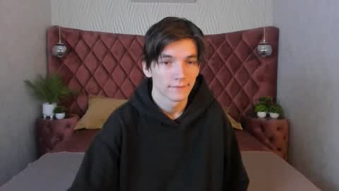 Snapshot of alfred_joness chatting on 11-02-25, 06:49 Alfred online show from 11-02-25, 06:49