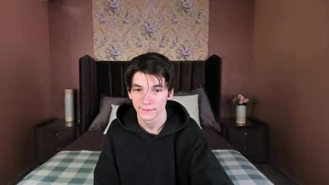 Snapshot of alfred_joness chatting on 11-18-25, 07:46 Alfred online show from 11-18-25, 07:46