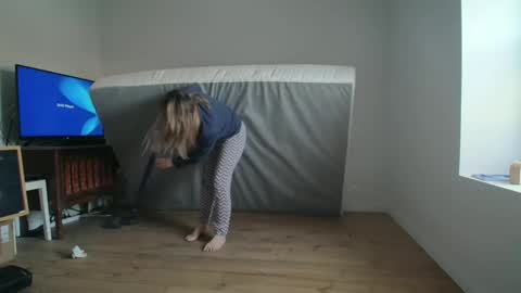 Alice online show from 02-19-25, 07:28