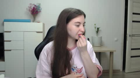 Snapshot of alice_________________________ chatting on 11-03-25, 05:47 Alice online show from 11-03-25, 05:47