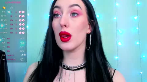 Snapshot of alice___mistress chatting on 01-06-25, 06:31 Miss Alice online show from 01-06-25, 06:31