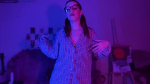 Snapshot of alice__madness chatting on 11-25-25, 09:48 Alice online show from 11-25-25, 09:48