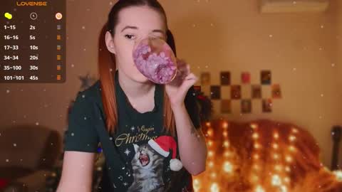 Snapshot of alice__madness chatting on 12-21-25, 09:11 Alice online show from 12-21-25, 09:11