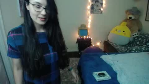 Snapshot of alice_asks chatting on 10-01-25, 04:18 Alice Asks online show from 10-01-25, 04:18