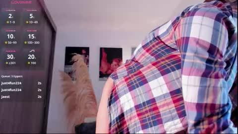 Snapshot of alice_barry chatting on 11-26-25, 12:44 Alice online show from 11-26-25, 12:44