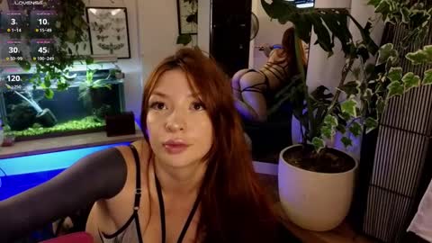 Snapshot of alice_baudelaire chatting on 10-16-25, 12:33 Alicia online show from 10-16-25, 12:33