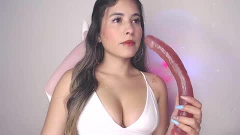 Snapshot of alice_cespedes chatting on 10-23-25, 10:19 alice_cespedes online show from 10-23-25, 10:19