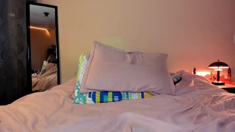 Alice  online show from 12-19-24, 06:12