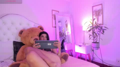 Alice Graay  online show from 02-08-25, 05:40