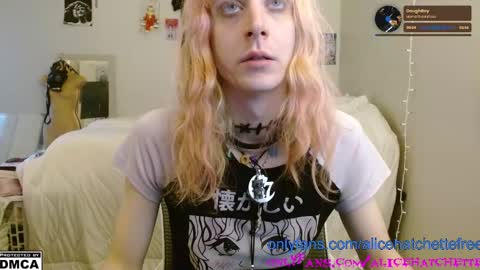 Snapshot of alice_hatchette chatting on 09-24-25, 12:41 Alice Hatchette online show from 09-24-25, 12:41