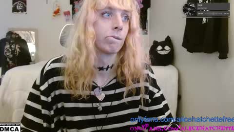 Snapshot of alice_hatchette chatting on 10-13-25, 08:53 Alice Hatchette online show from 10-13-25, 08:53