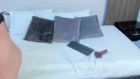 Alice  online show from 03-06-25, 08:59