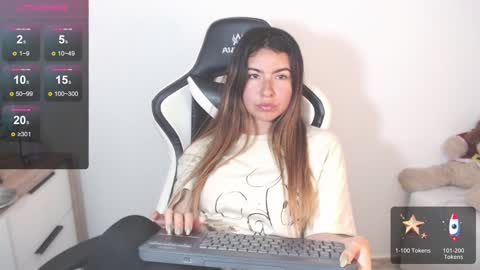 Snapshot of alice_middle01 chatting on 01-30-25, 08:10 Alice online show from 01-30-25, 08:10