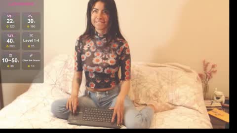 Snapshot of alice_middle01 chatting on 10-15-25, 06:30 Alice online show from 10-15-25, 06:30