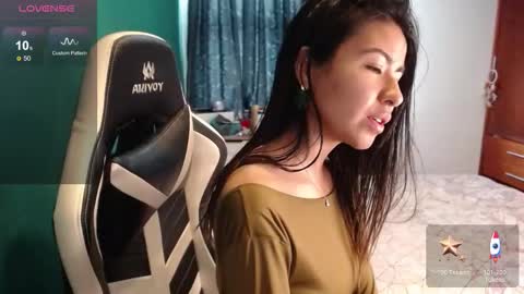 Snapshot of alice_middle01 chatting on 01-07-26, 04:31 Alice online show from 01-07-26, 04:31