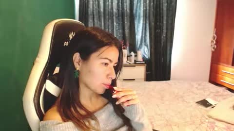 Snapshot of alice_middle01 chatting on 01-08-26, 08:22 Alice online show from 01-08-26, 08:22