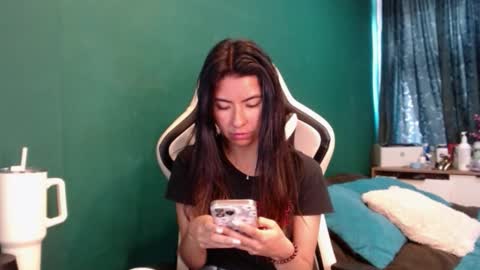 Snapshot of alice_middle01 chatting on 02-26-26, 03:00 Alice online show from 02-26-26, 03:00