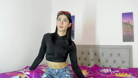 Alice Oceans.  online show from 12-31-24, 05:55