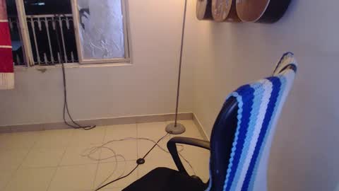 Alicia Aldara online show from 12-02-25, 09:36