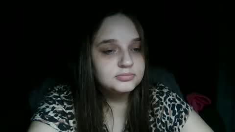 Snapshot of alice_shy14 chatting on 10-22-25, 05:56 Cristal online show from 10-22-25, 05:56