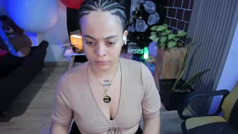 Snapshot of alice_star7 chatting on 12-19-24, 11:25 Alice online show from 12-19-24, 11:25
